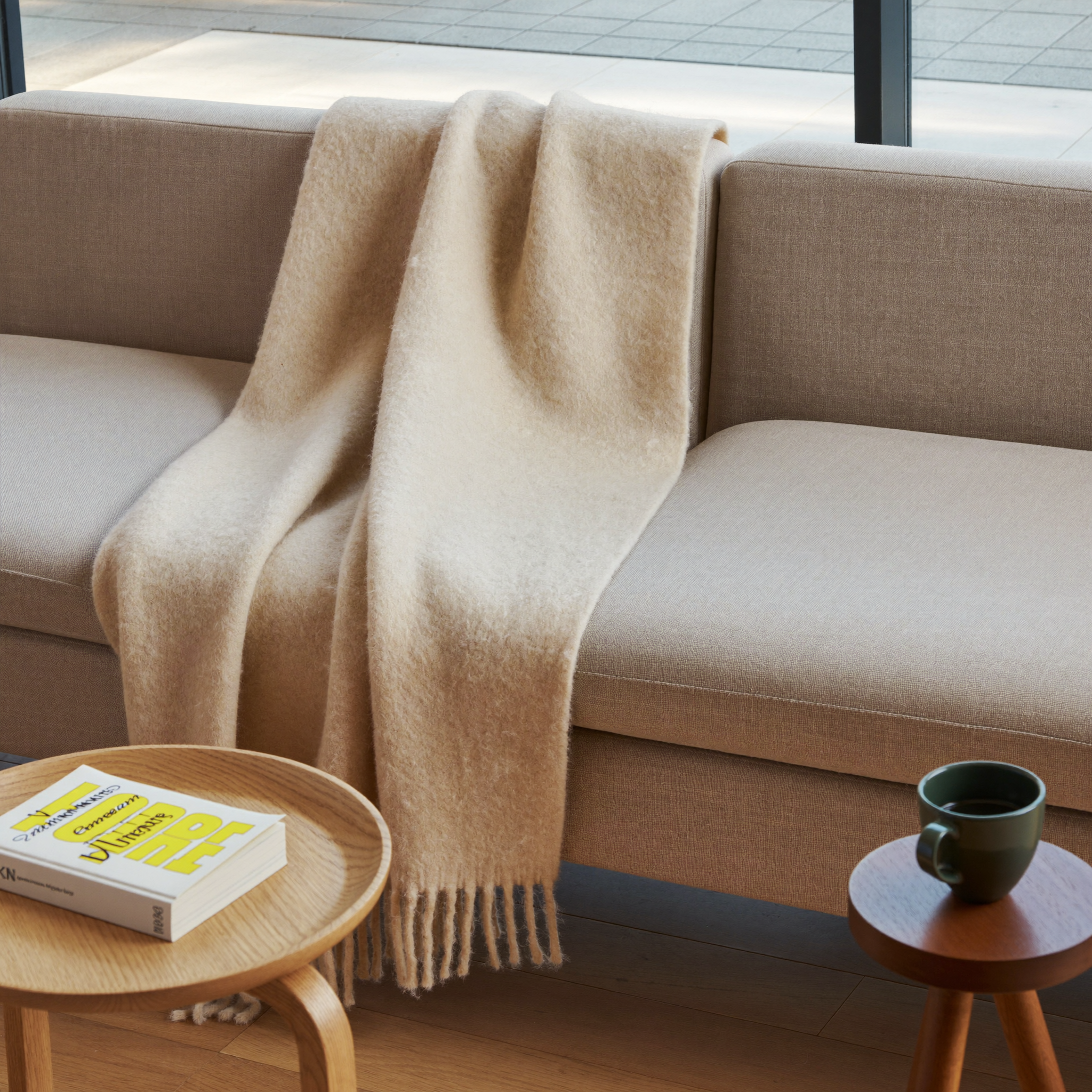 WANLI home textiles on the sofa